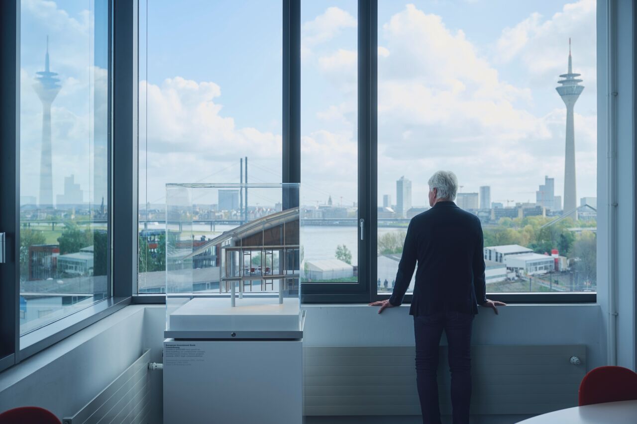 Christoph Ingenhoven in seinem Büro in Plange Muehle im Düsseldorfer Medienhafen